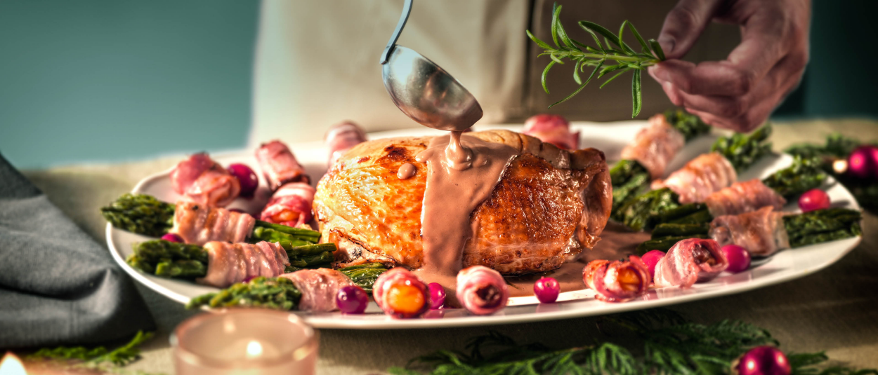 Gefüllter Putenbraten mit Bohnenröllchen und Kartoffelgratin