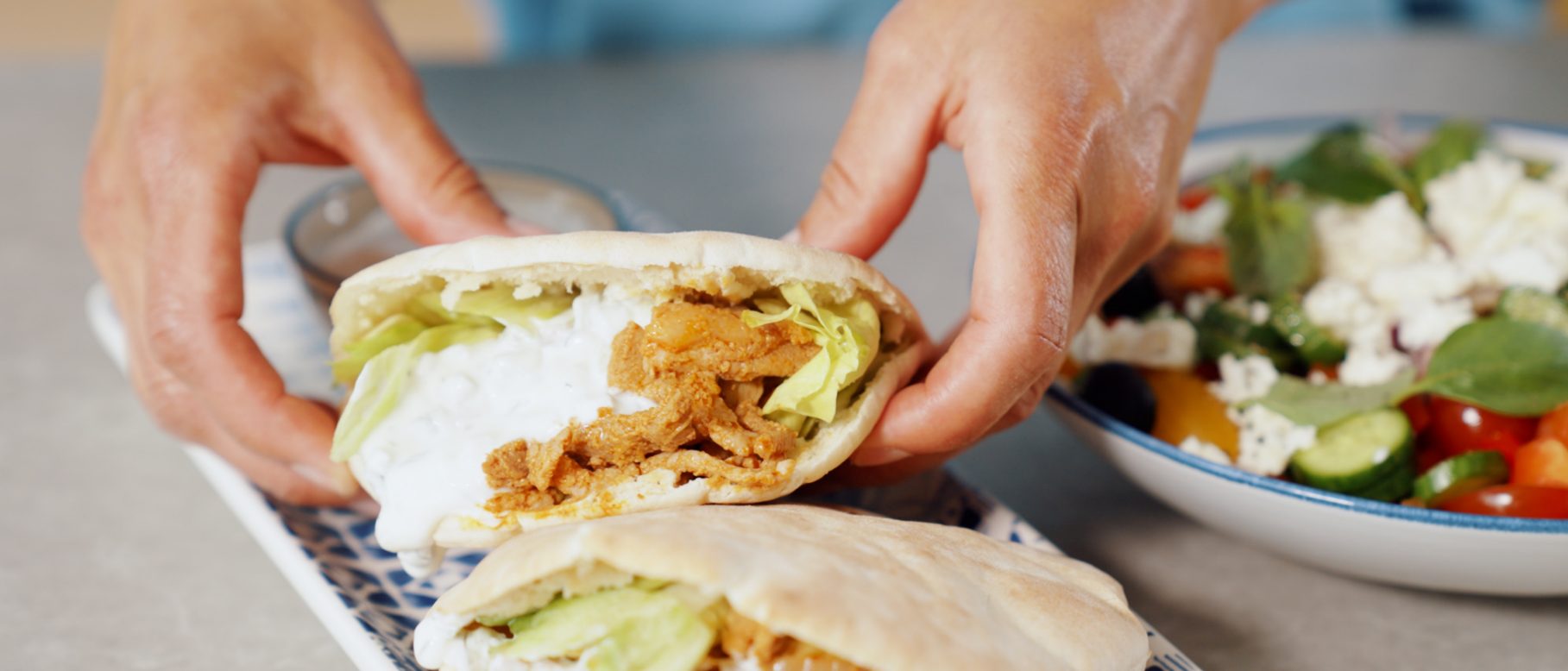 Pita mit Schweinegyros und Tsatsiki