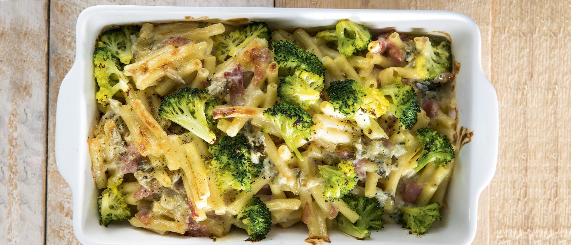 Makkaroni mit Schinken, Brokkoli und Gorgonzola
